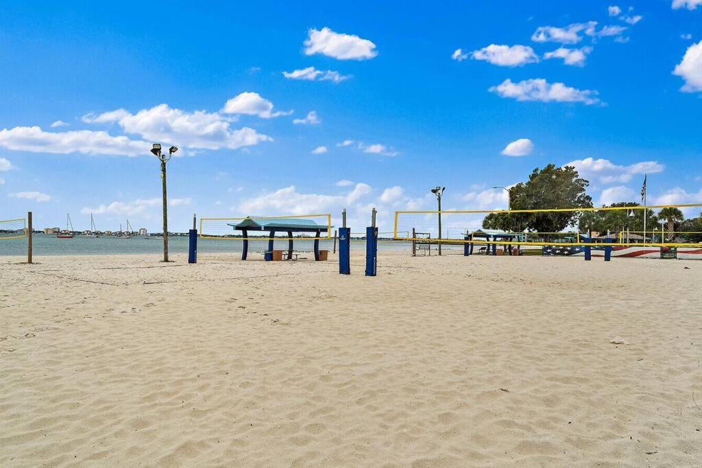 Quaint Gulfport Beach Bungalow Saint Petersburg Eksteriør billede